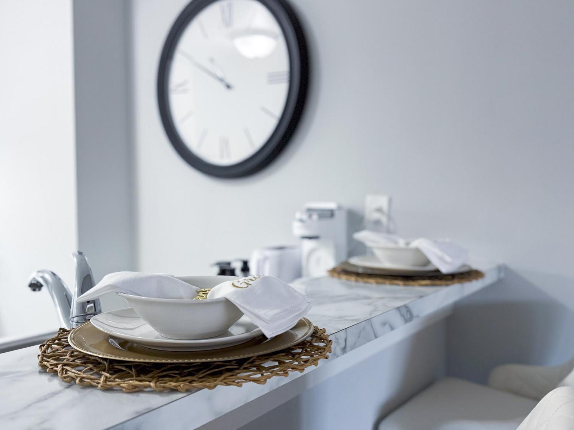 Cozy, Warm Modern Chic Apartment *